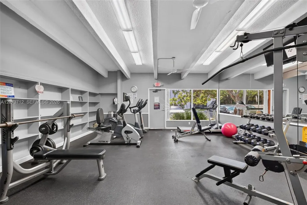 3301 Country Club Dr #310 Aventura, FL 33180