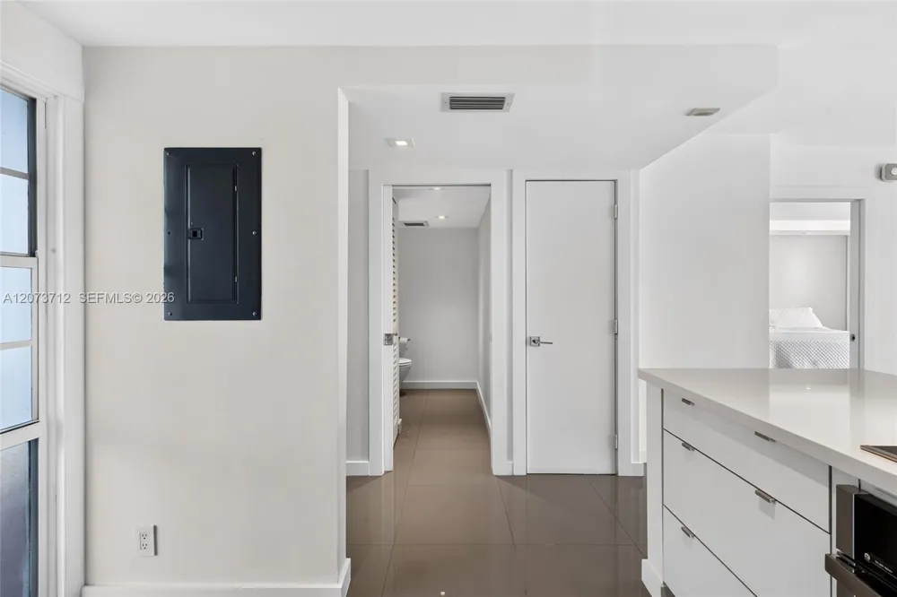 3301 Country Club Dr #310 Aventura, FL 33180