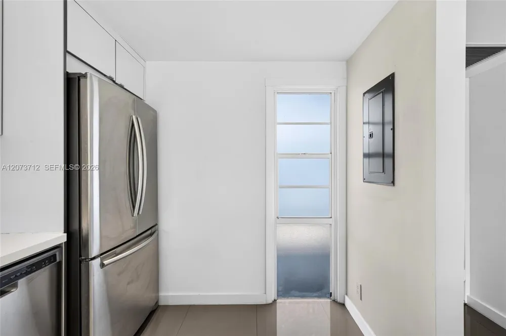3301 Country Club Dr #310 Aventura, FL 33180