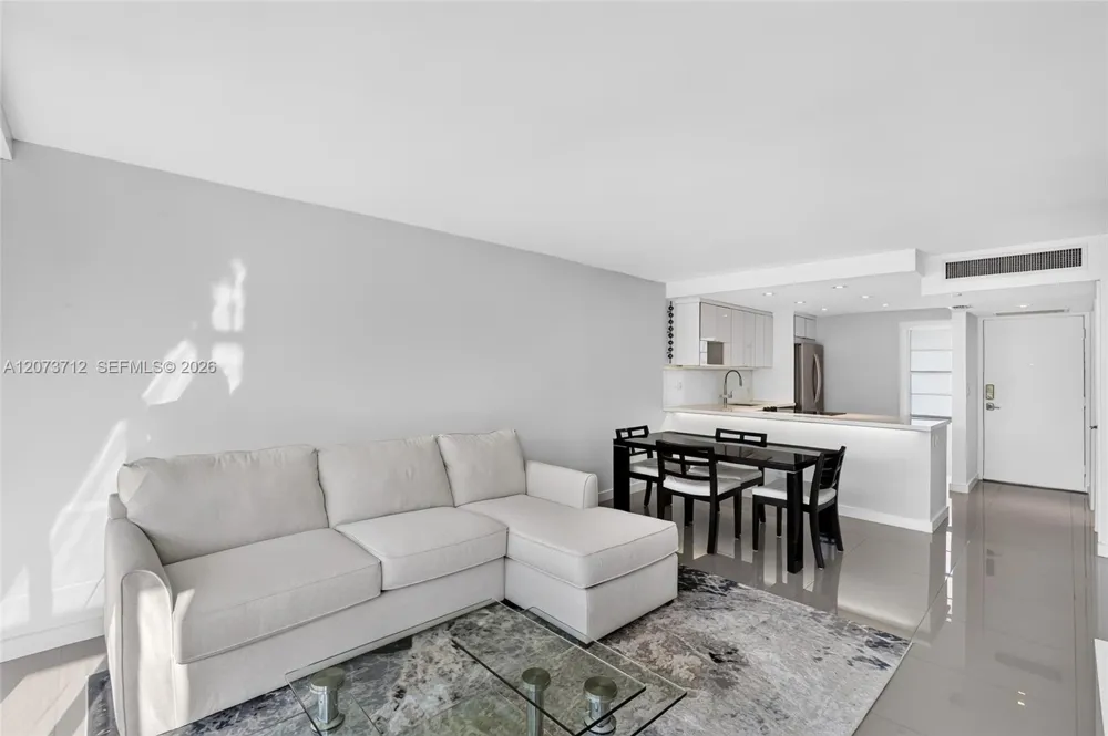 3301 Country Club Dr #310 Aventura, FL 33180
