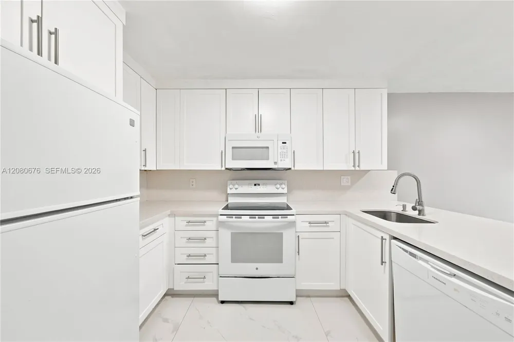 8410 SW 154th Cir Ct #621 Miami, FL 33193