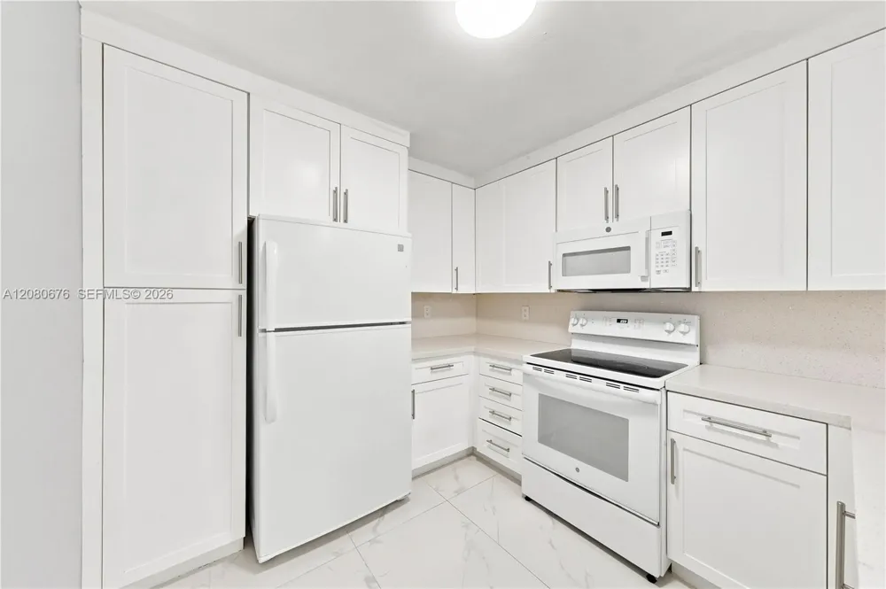 8410 SW 154th Cir Ct #621 Miami, FL 33193