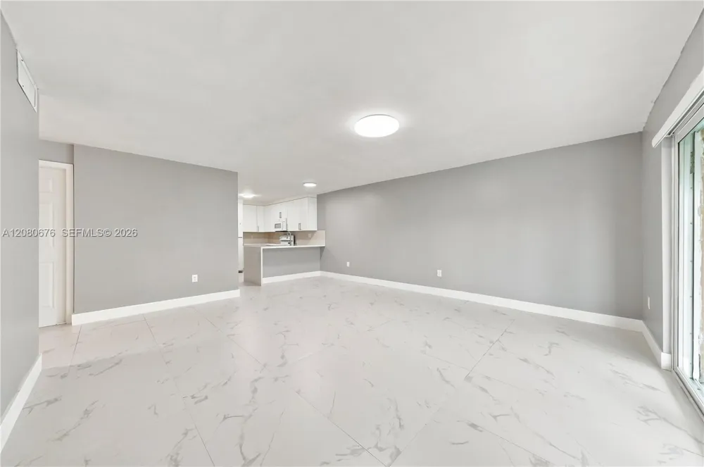 8410 SW 154th Cir Ct #621 Miami, FL 33193