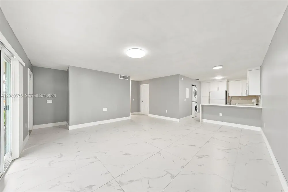 8410 SW 154th Cir Ct #621 Miami, FL 33193