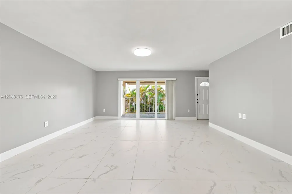8410 SW 154th Cir Ct #621 Miami, FL 33193