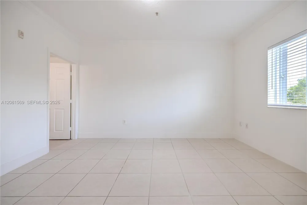 17350 NW 67th Ave #301 Hialeah, FL 33015