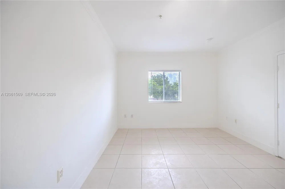 17350 NW 67th Ave #301 Hialeah, FL 33015