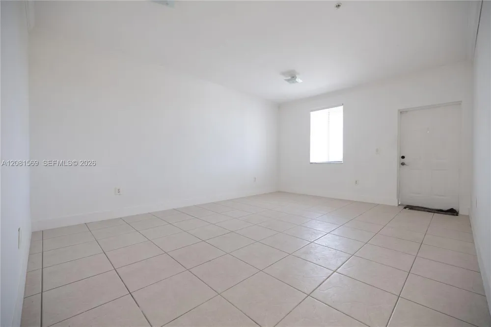 17350 NW 67th Ave #301 Hialeah, FL 33015
