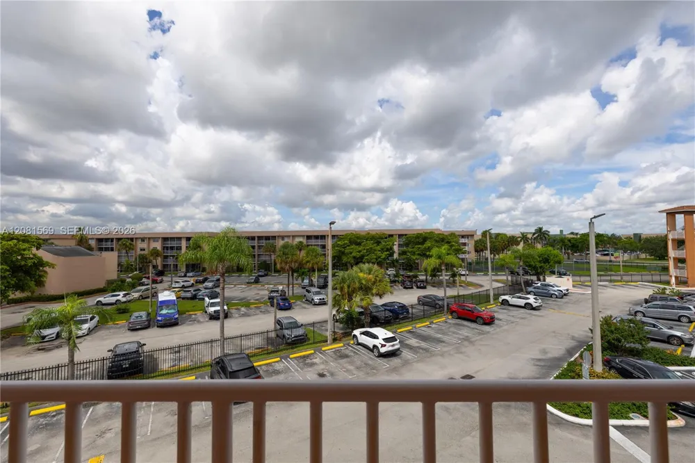 17350 NW 67th Ave #301 Hialeah, FL 33015