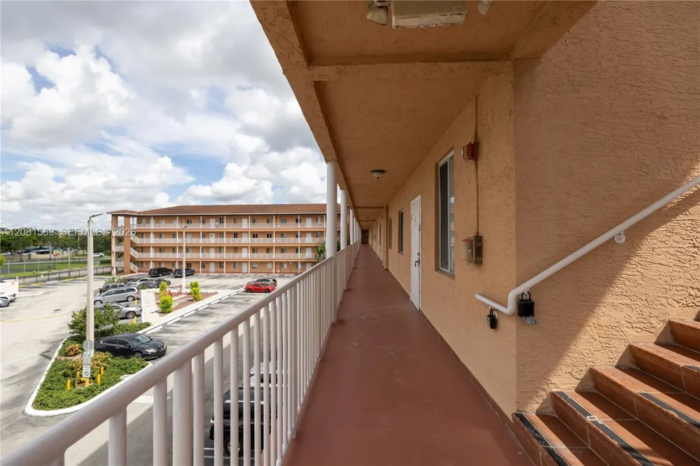 17350 NW 67th Ave #301 Hialeah, FL 33015