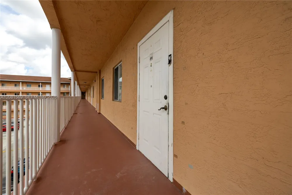 17350 NW 67th Ave #301 Hialeah, FL 33015