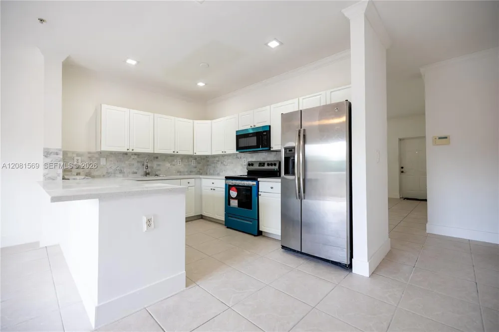 17350 NW 67th Ave #301 Hialeah, FL 33015
