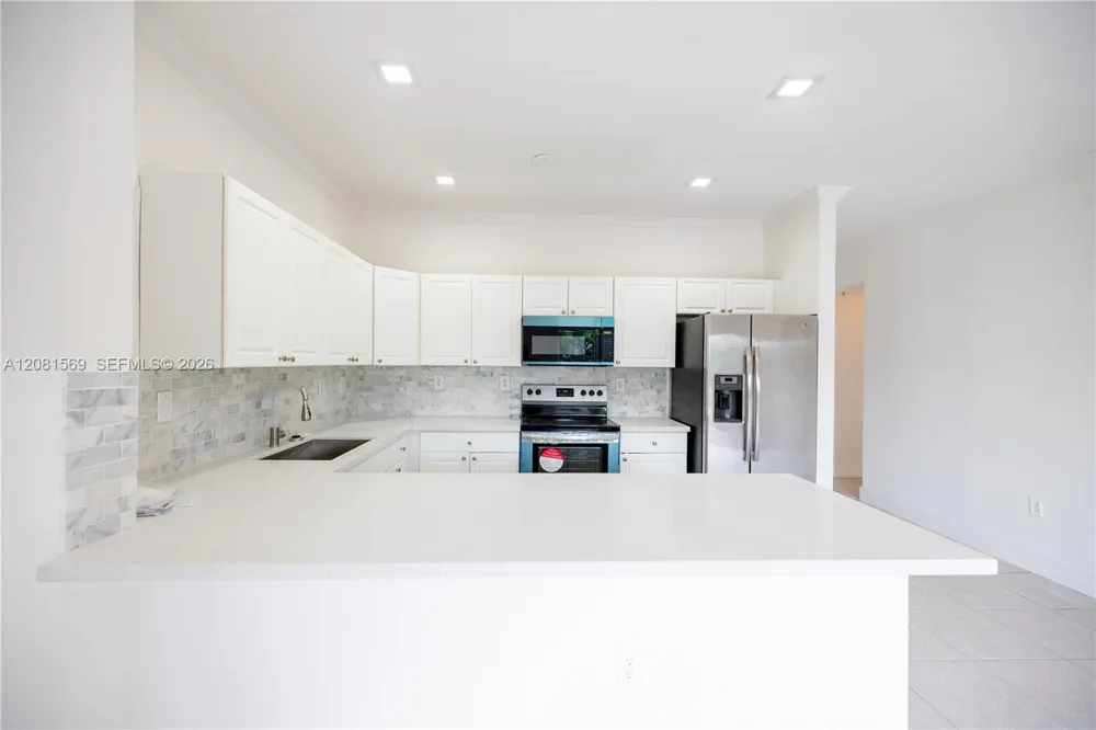 17350 NW 67th Ave #301 Hialeah, FL 33015