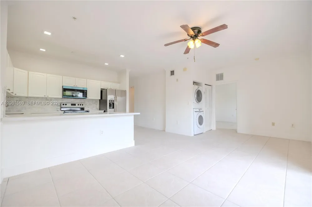 17350 NW 67th Ave #301 Hialeah, FL 33015