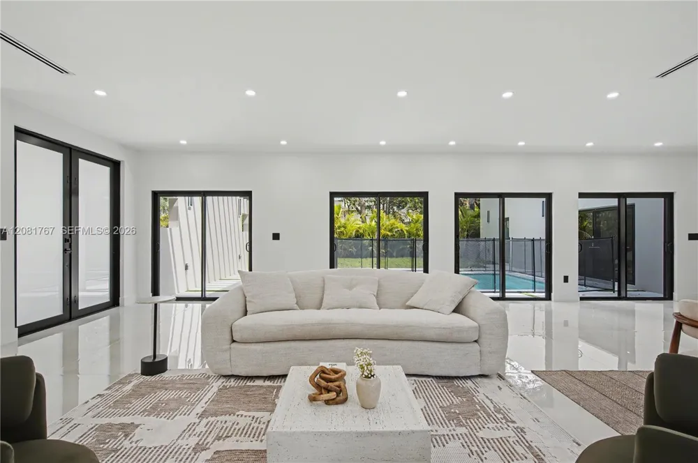 12335 Griffing Blvd #12335 North Miami, FL 33161