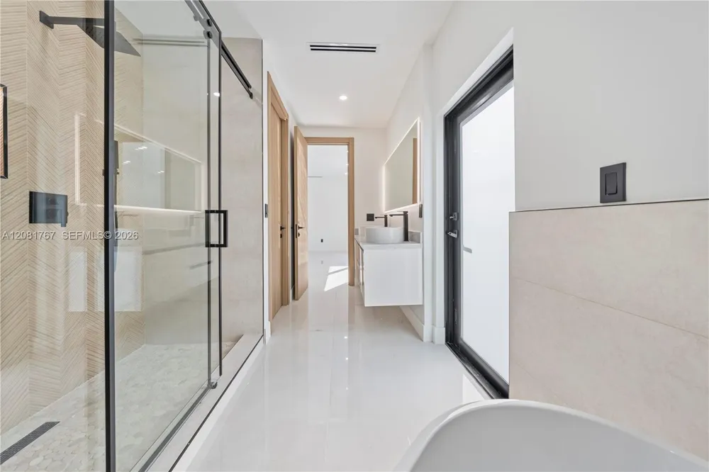 12335 Griffing Blvd #12335 North Miami, FL 33161