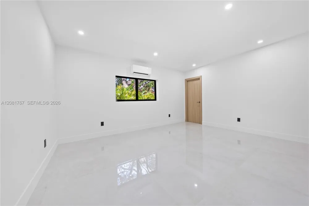 12335 Griffing Blvd #12335 North Miami, FL 33161