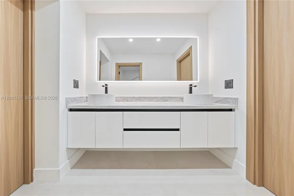 12335 Griffing Blvd #12335 North Miami, FL 33161