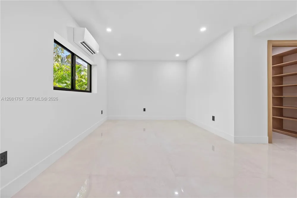 12335 Griffing Blvd #12335 North Miami, FL 33161