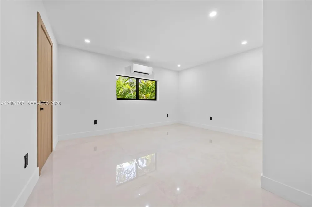 12335 Griffing Blvd #12335 North Miami, FL 33161