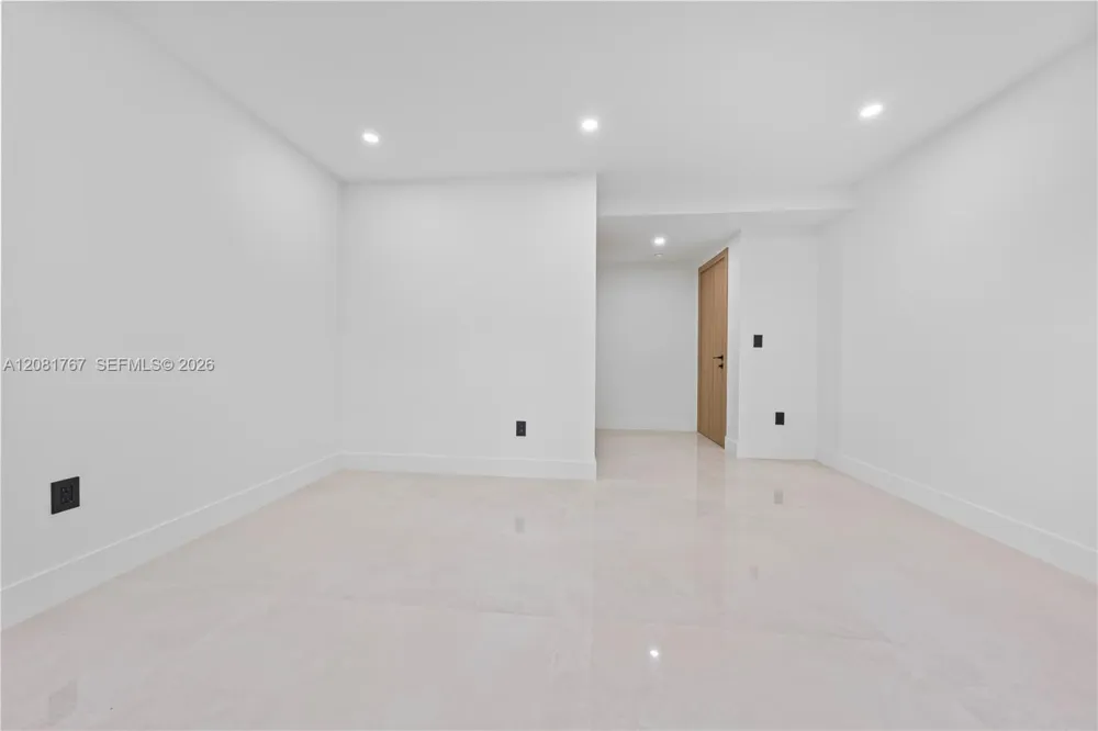 12335 Griffing Blvd #12335 North Miami, FL 33161
