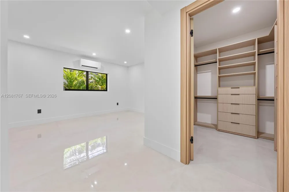 12335 Griffing Blvd #12335 North Miami, FL 33161