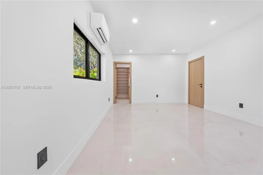 12335 Griffing Blvd #12335 North Miami, FL 33161