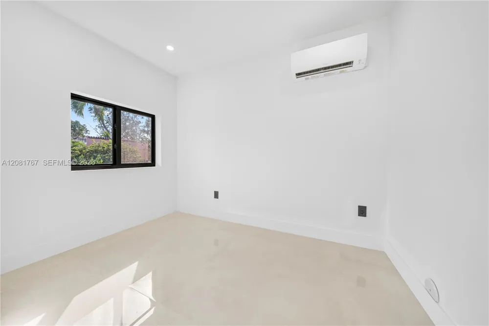 12335 Griffing Blvd #12335 North Miami, FL 33161