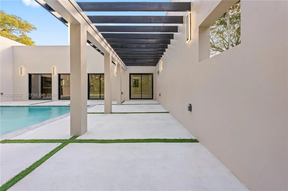 12335 Griffing Blvd #12335 North Miami, FL 33161