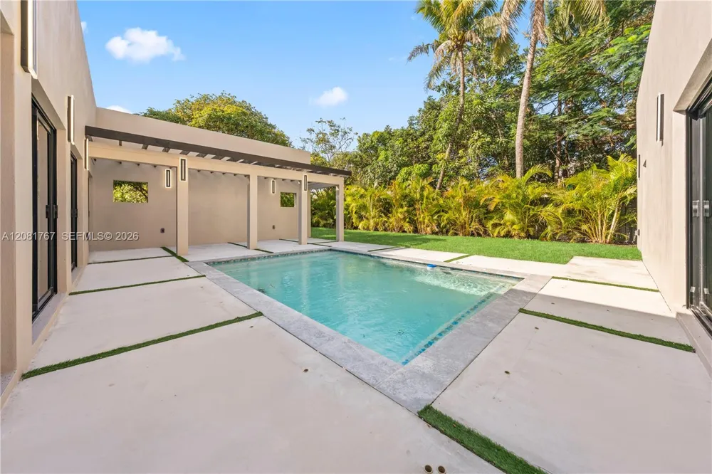 12335 Griffing Blvd #12335 North Miami, FL 33161