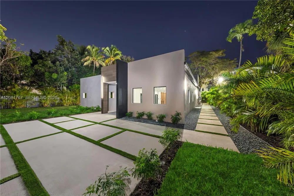12335 Griffing Blvd #12335 North Miami, FL 33161