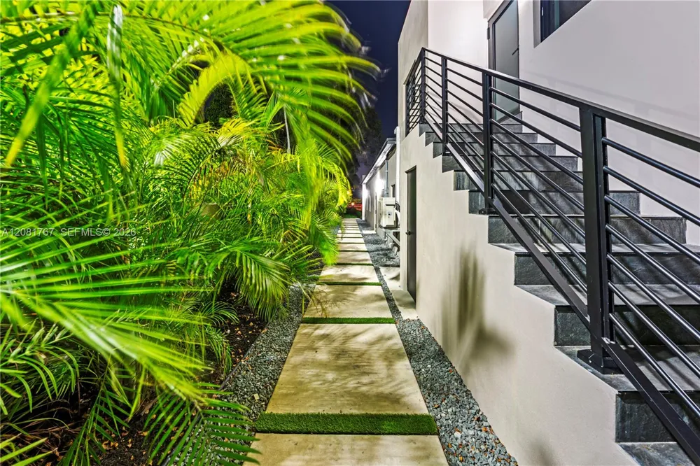 12335 Griffing Blvd #12335 North Miami, FL 33161