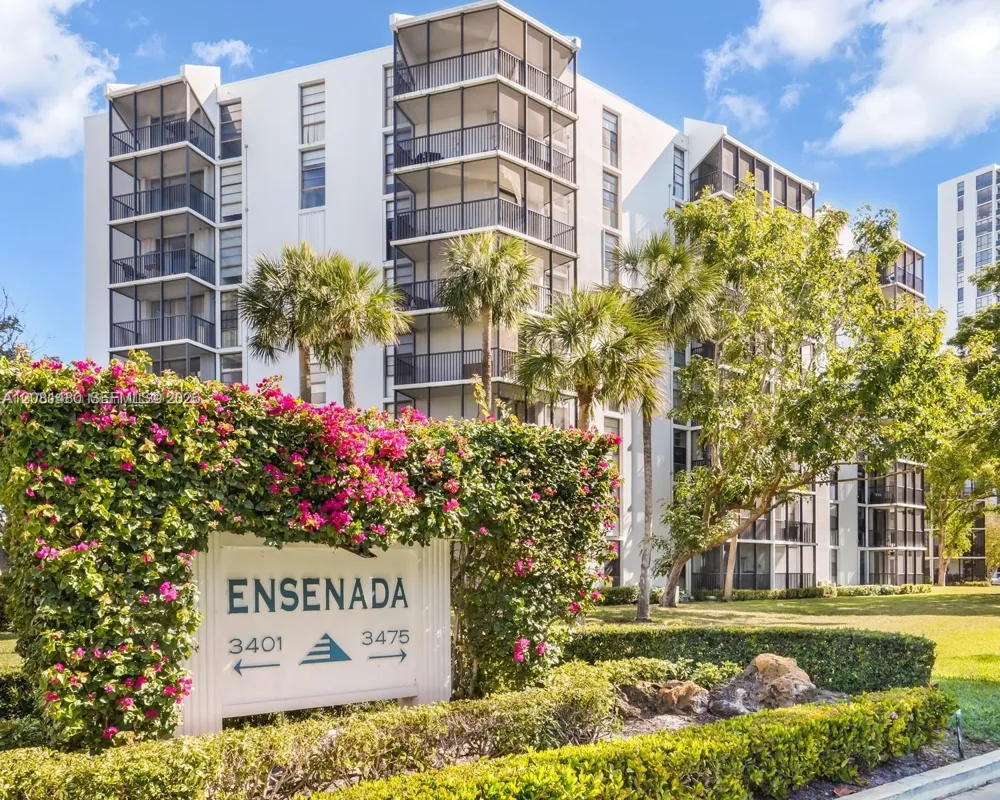 3475 Country Club Dr #615 Aventura, FL 33180