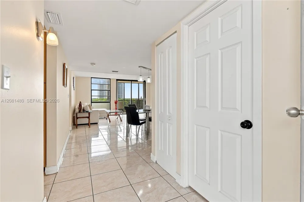 3475 Country Club Dr #615 Aventura, FL 33180