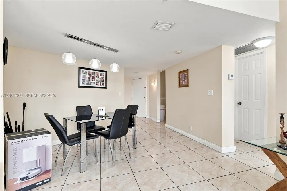 3475 Country Club Dr #615 Aventura, FL 33180