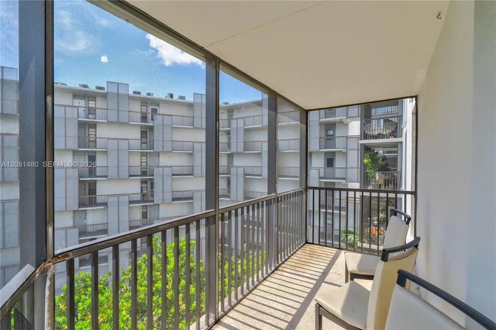 3475 Country Club Dr #615 Aventura, FL 33180