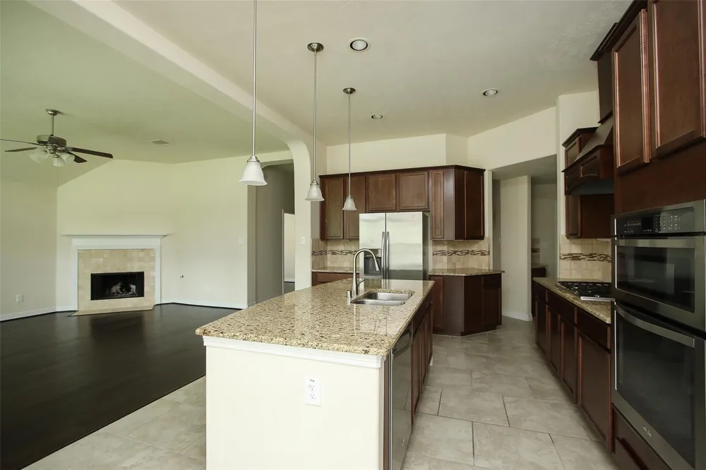 34 Estherwood Place The Woodlands, TX 77354
