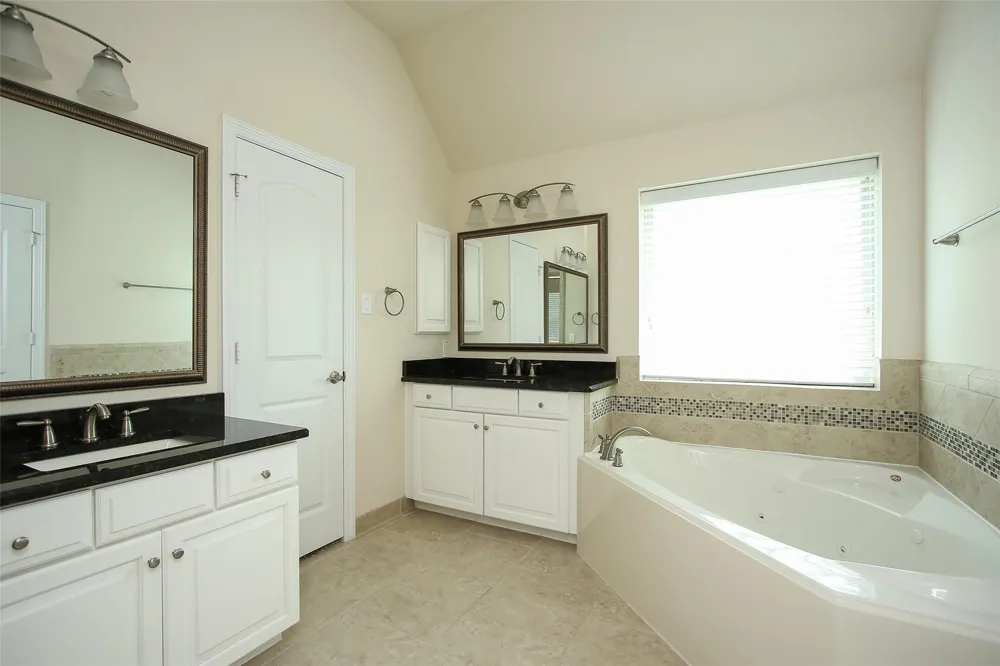 34 Estherwood Place The Woodlands, TX 77354