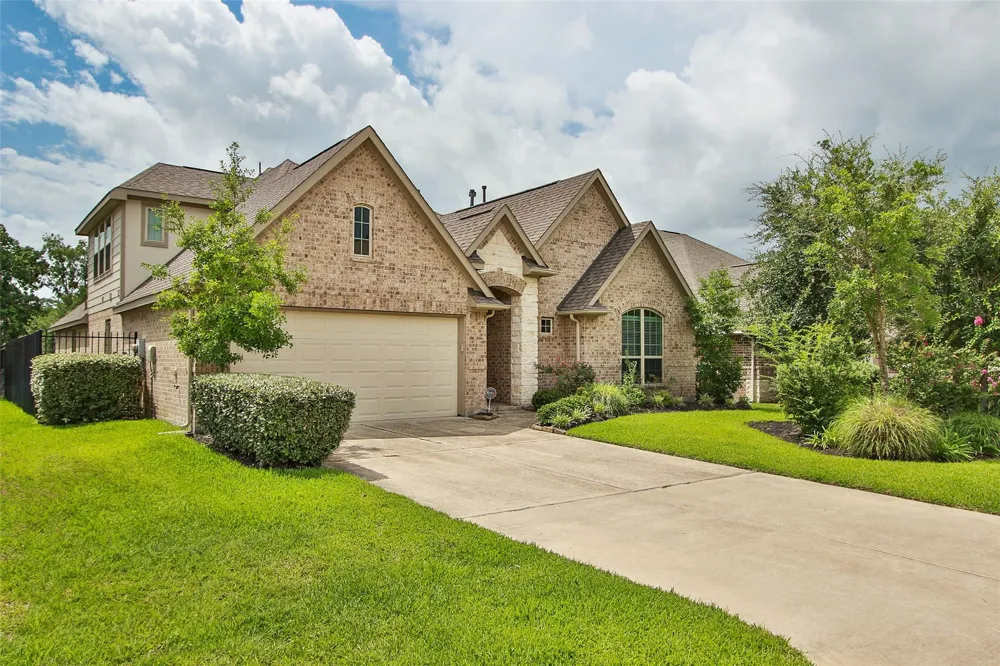 34 Estherwood Place The Woodlands, TX 77354