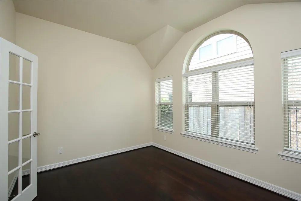 34 Estherwood Place The Woodlands, TX 77354