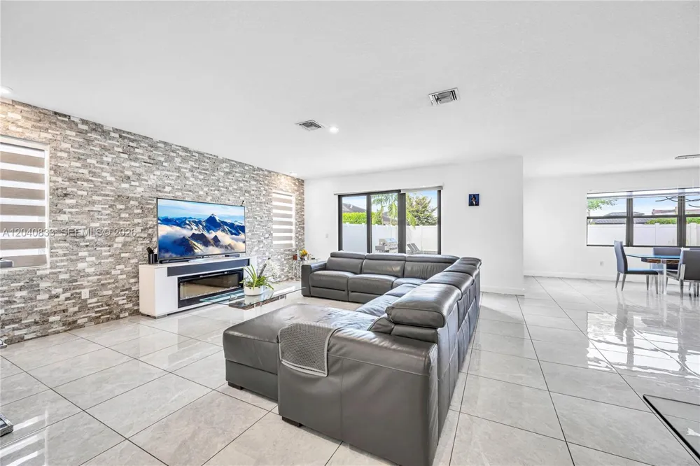 23541 SW 107th Pl Homestead, FL 33032