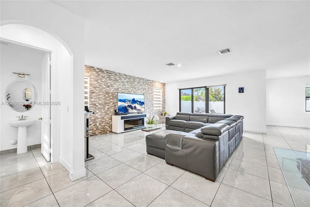 23541 SW 107th Pl Homestead, FL 33032