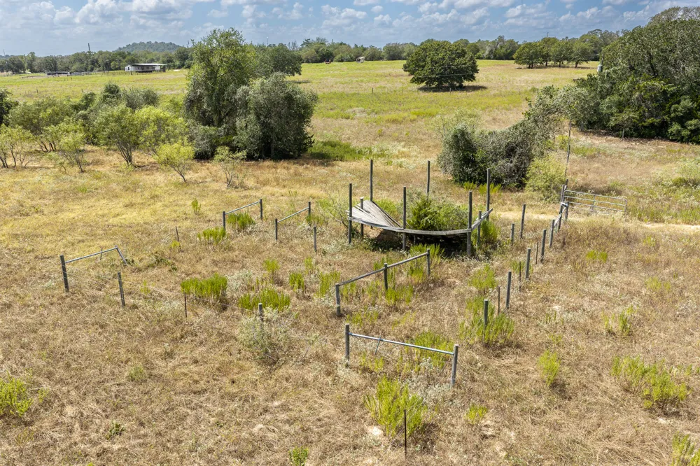 2195 Mule Creek Road Harwood, TX 78632