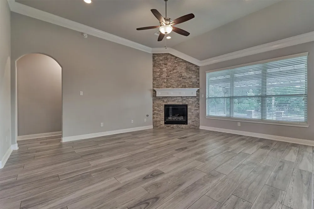 180 Racetrack Lane Montgomery, TX 77356