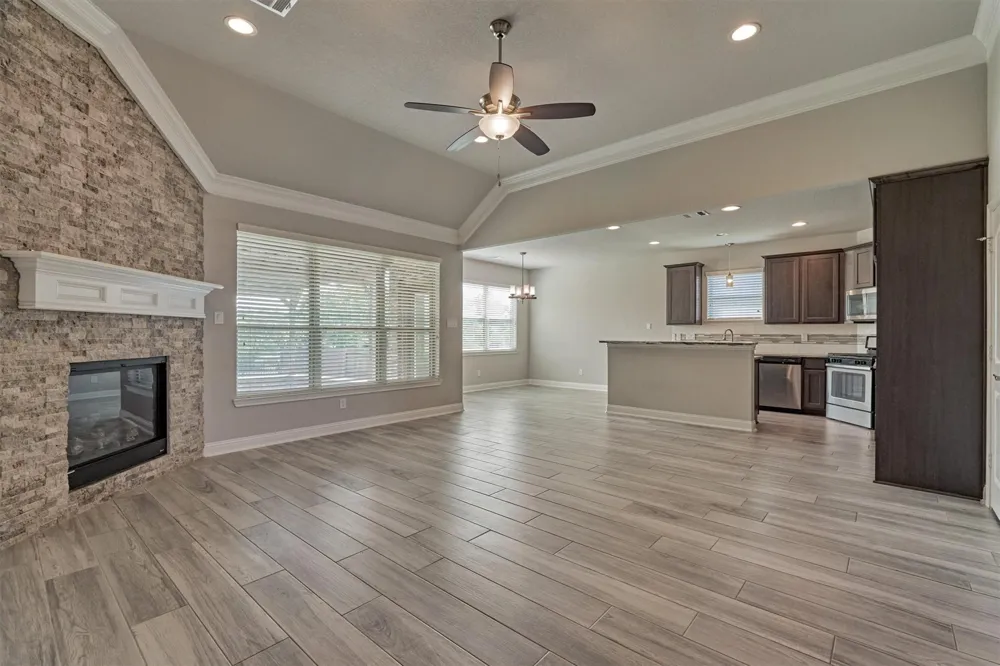 180 Racetrack Lane Montgomery, TX 77356