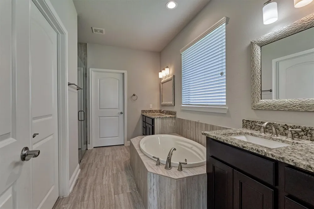180 Racetrack Lane Montgomery, TX 77356