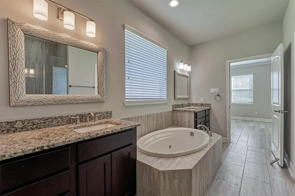 180 Racetrack Lane Montgomery, TX 77356
