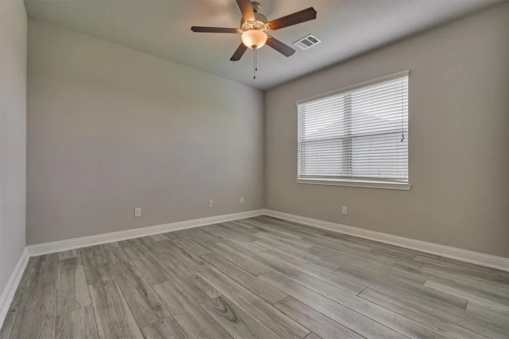 180 Racetrack Lane Montgomery, TX 77356