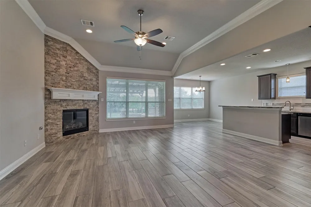 180 Racetrack Lane Montgomery, TX 77356