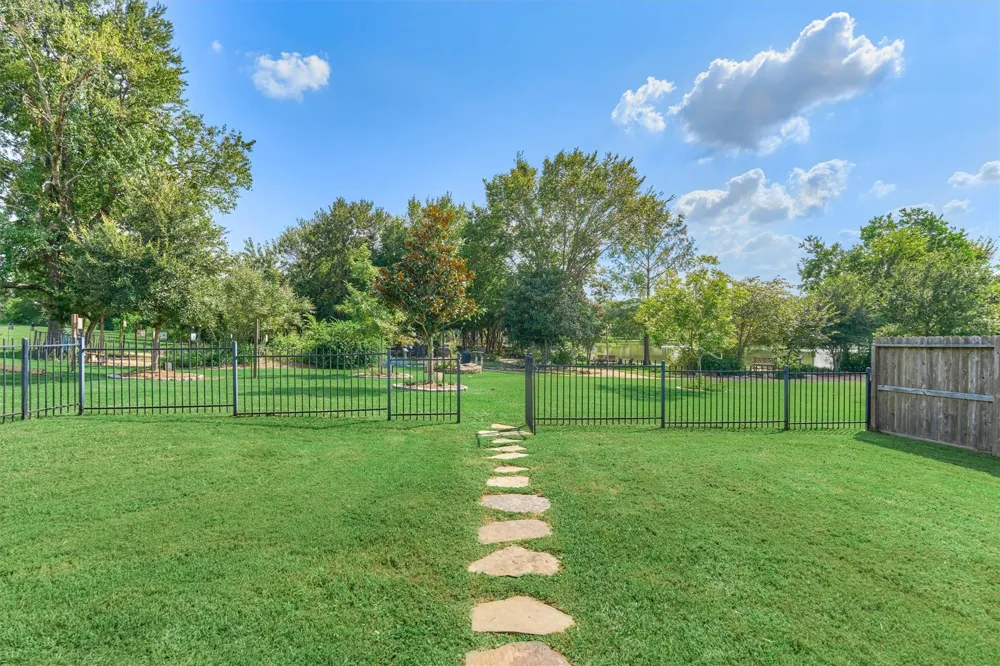180 Racetrack Lane Montgomery, TX 77356